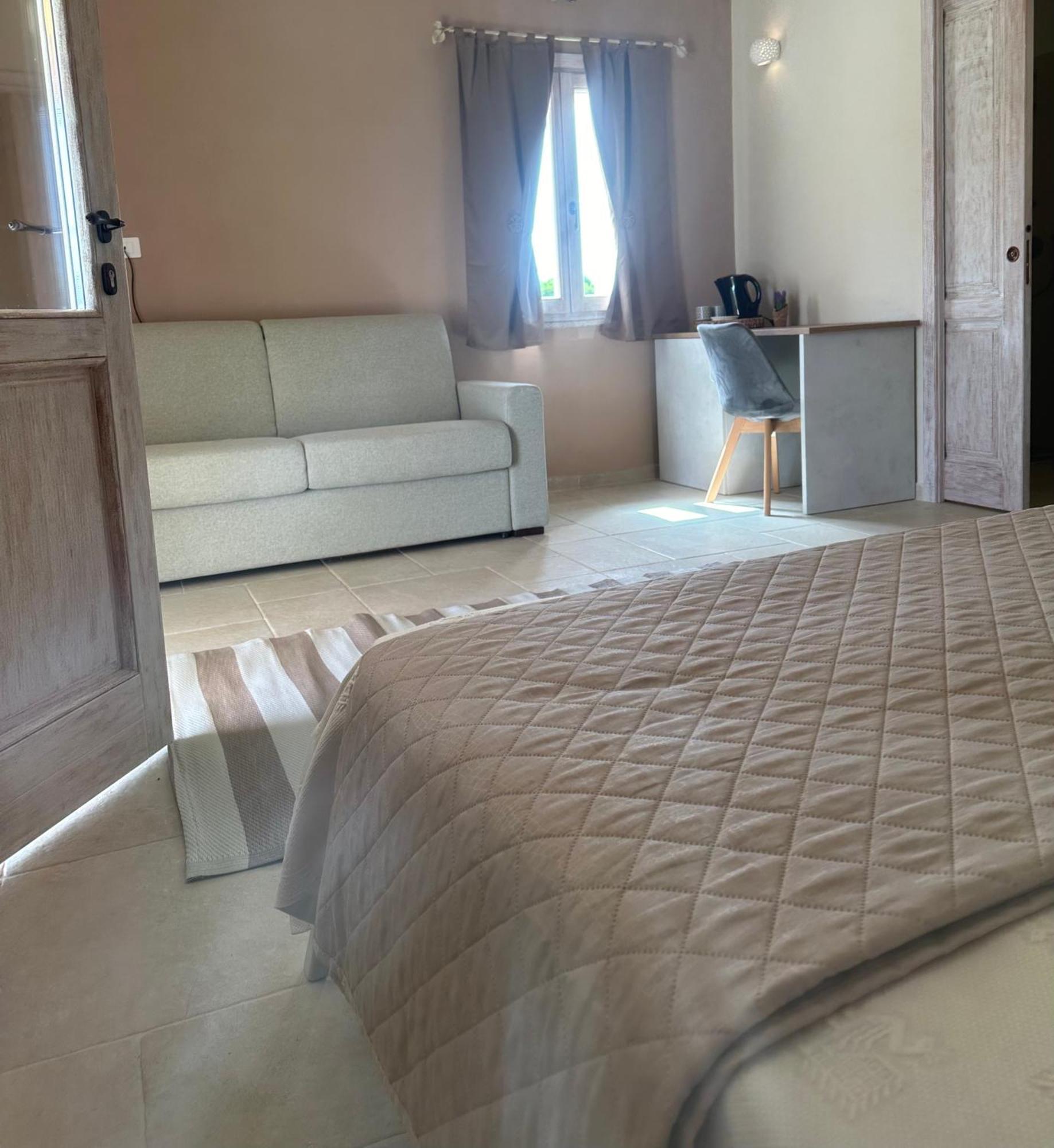 パラーウ Ammentos Bed & Breakfast エクステリア 写真